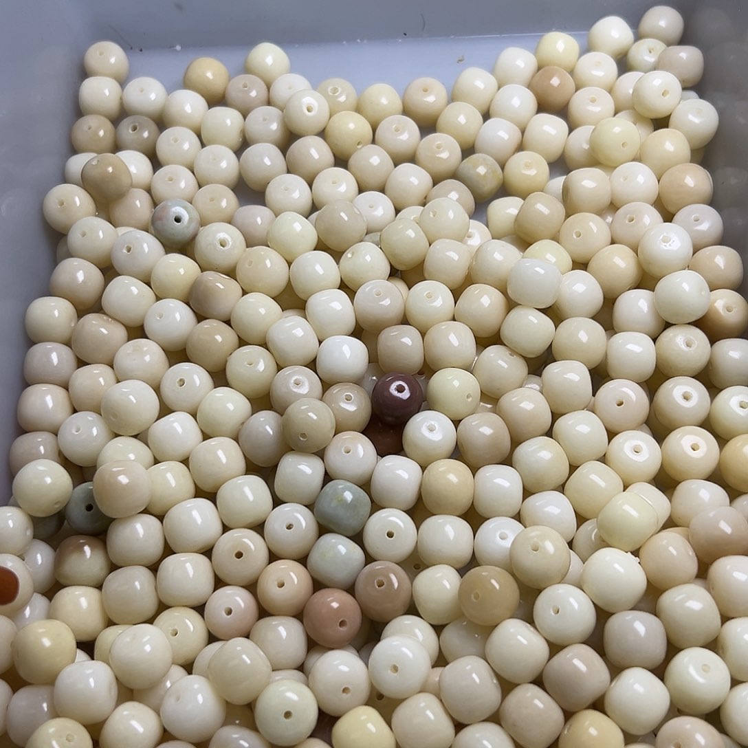 白玉菩提吊坠卡13粉白桶120颗