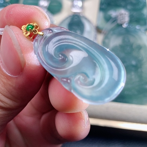 【闪购商品】翡翠颈饰18K金镶嵌天然翡翠