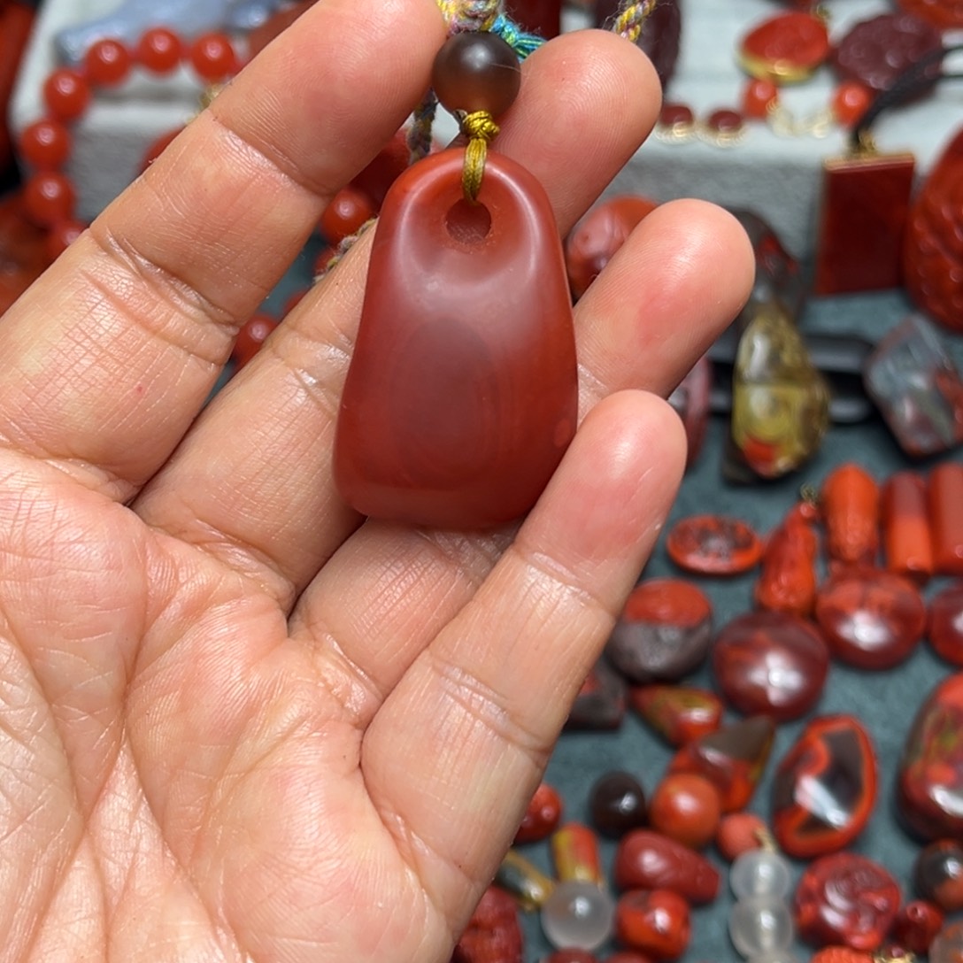 南红玛瑙未镶嵌颈饰