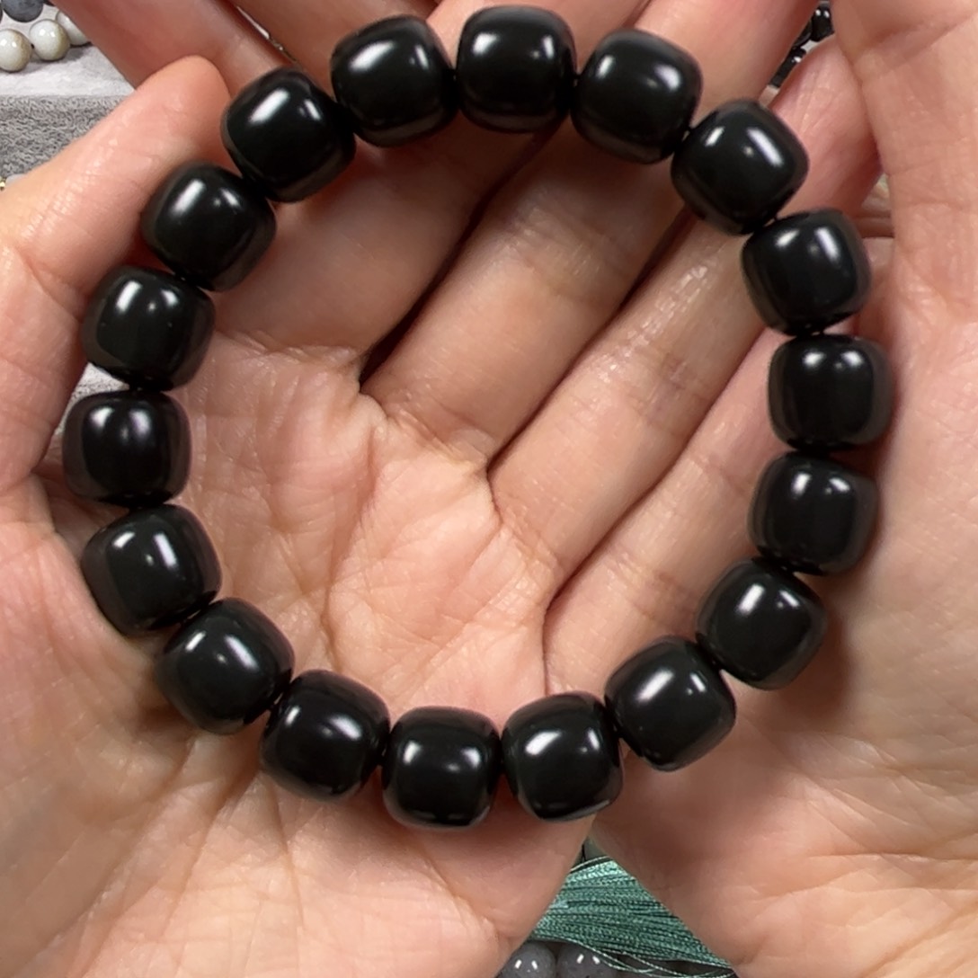 和田玉手链未镶嵌一****响卡12老形珠珠宝级