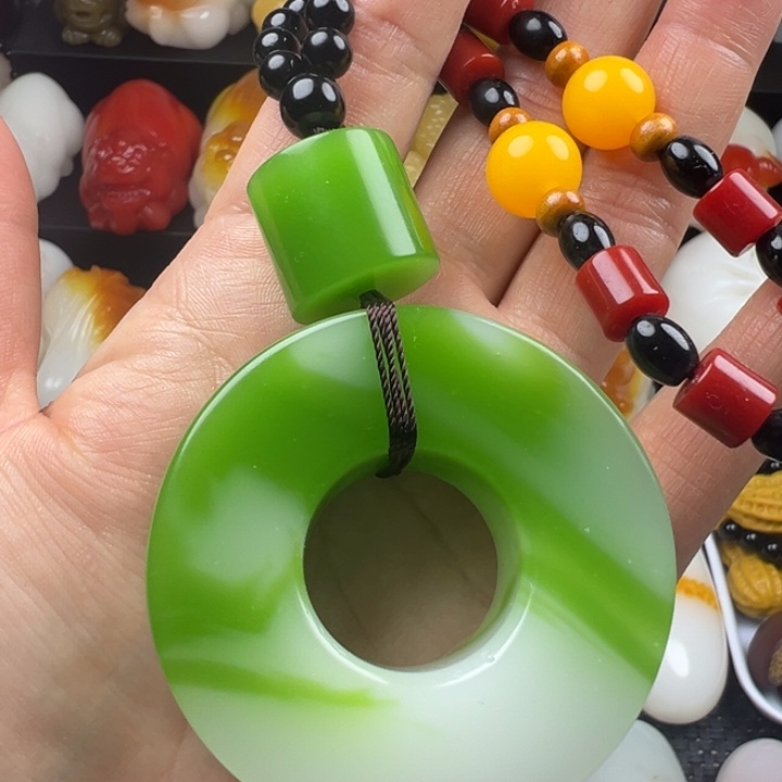 新疆戈壁五彩石金丝