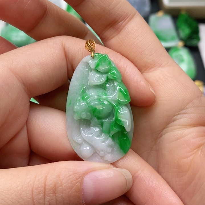 翡翠颈饰未镶嵌吊坠