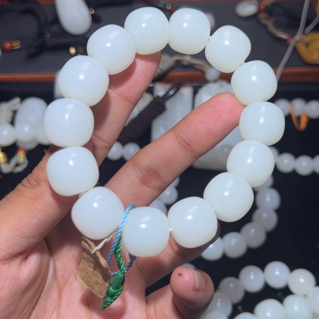 百***先和田玉未镶嵌手链