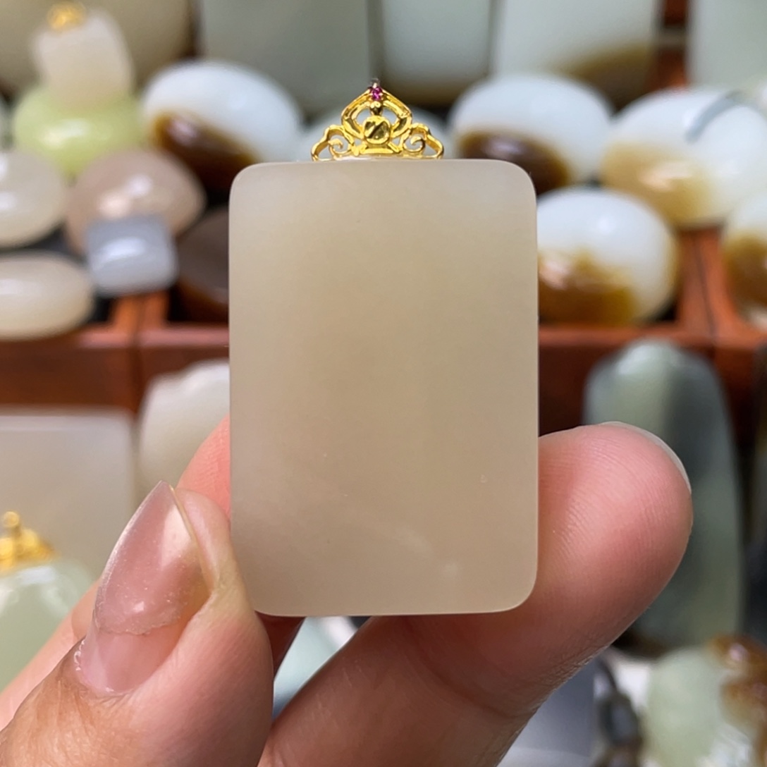 和田玉颈饰18K金镶嵌