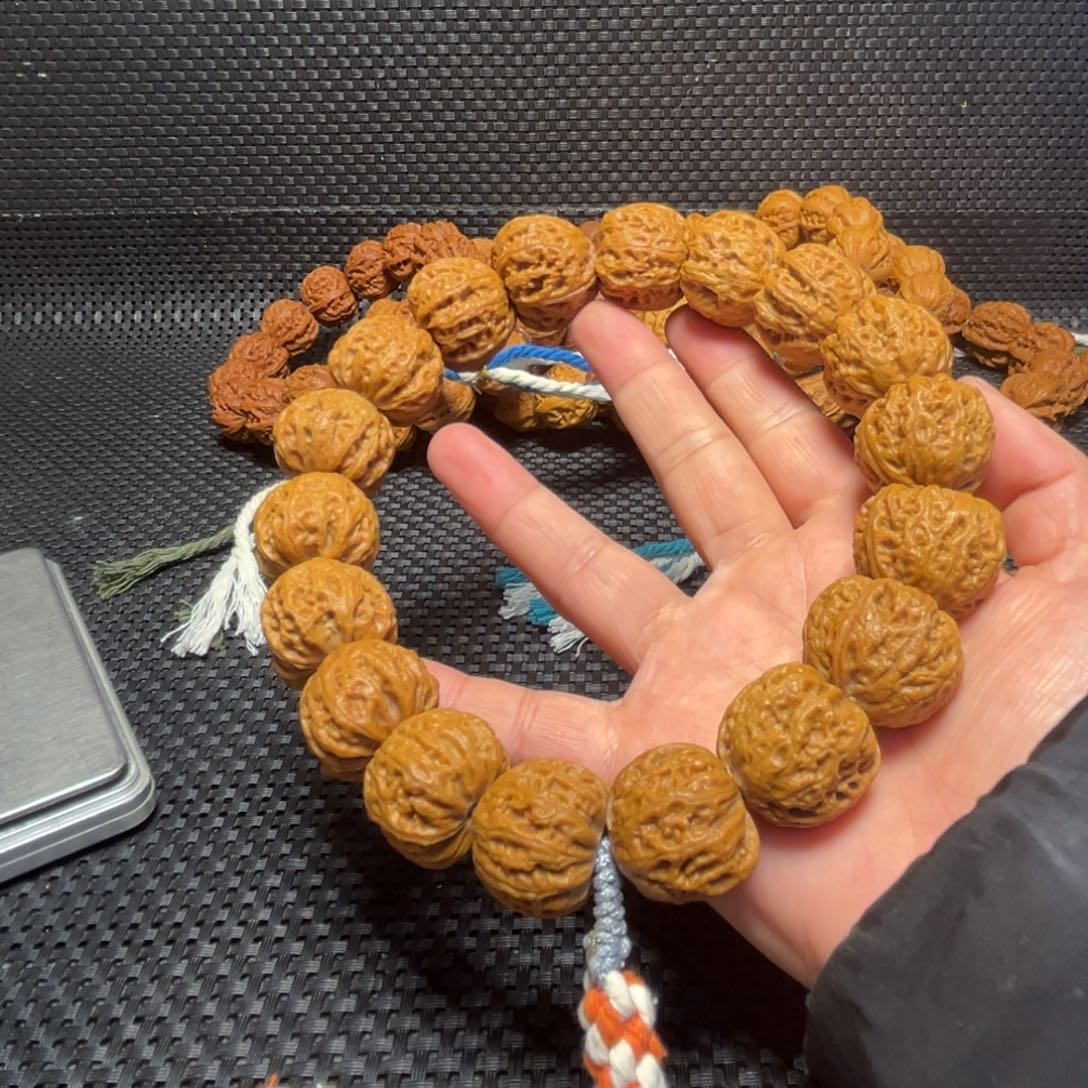 文玩核桃吊坠朱**利龙头翻天印23
