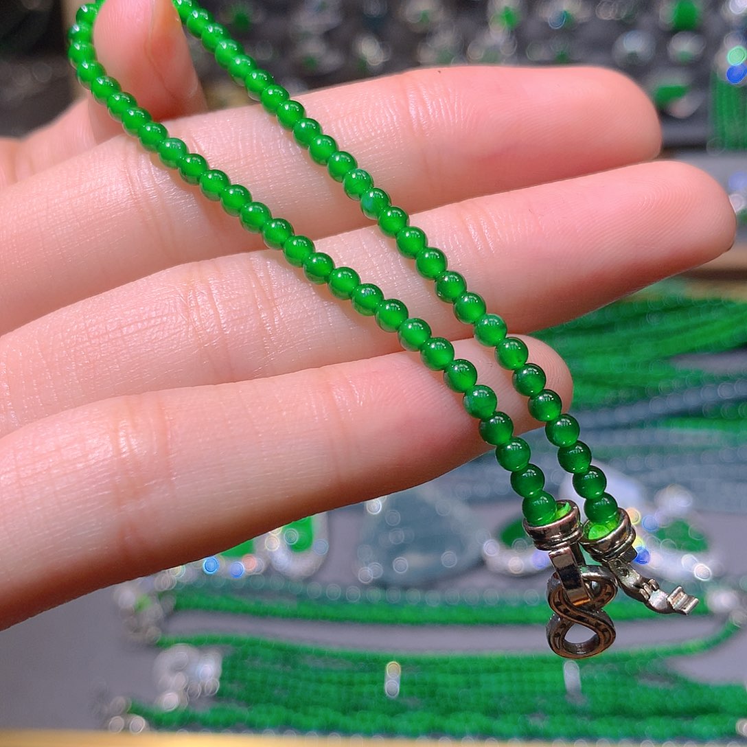 翡翠耳饰未镶嵌天然翡翠