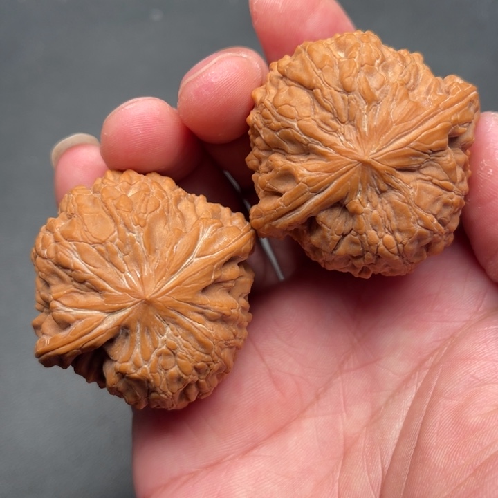 文玩核桃把件和尚头