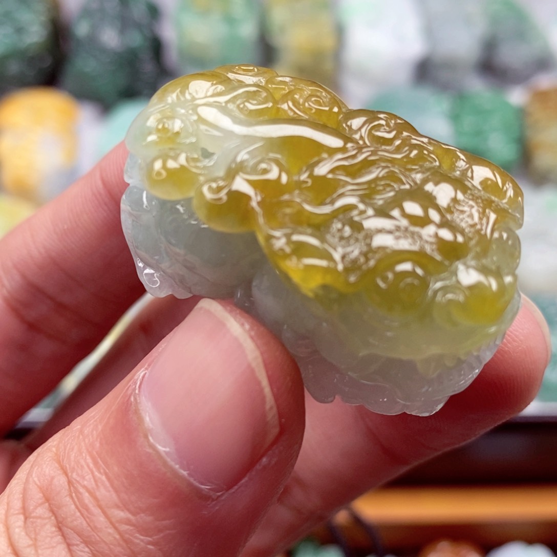 翡翠颈饰未镶嵌翡翠