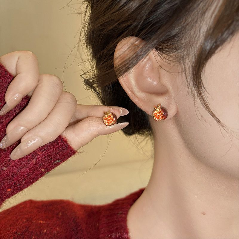 铜合金耳饰 梅姐饰品116 红色石榴耳钉女精致耳饰轻奢高级感耳环