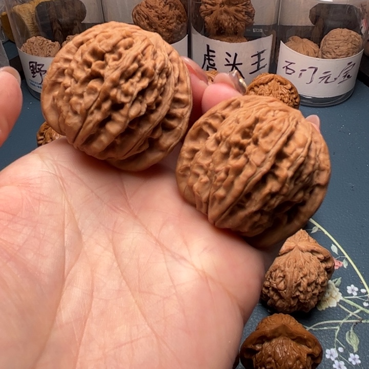 文玩核桃把件41全品承德山地楼