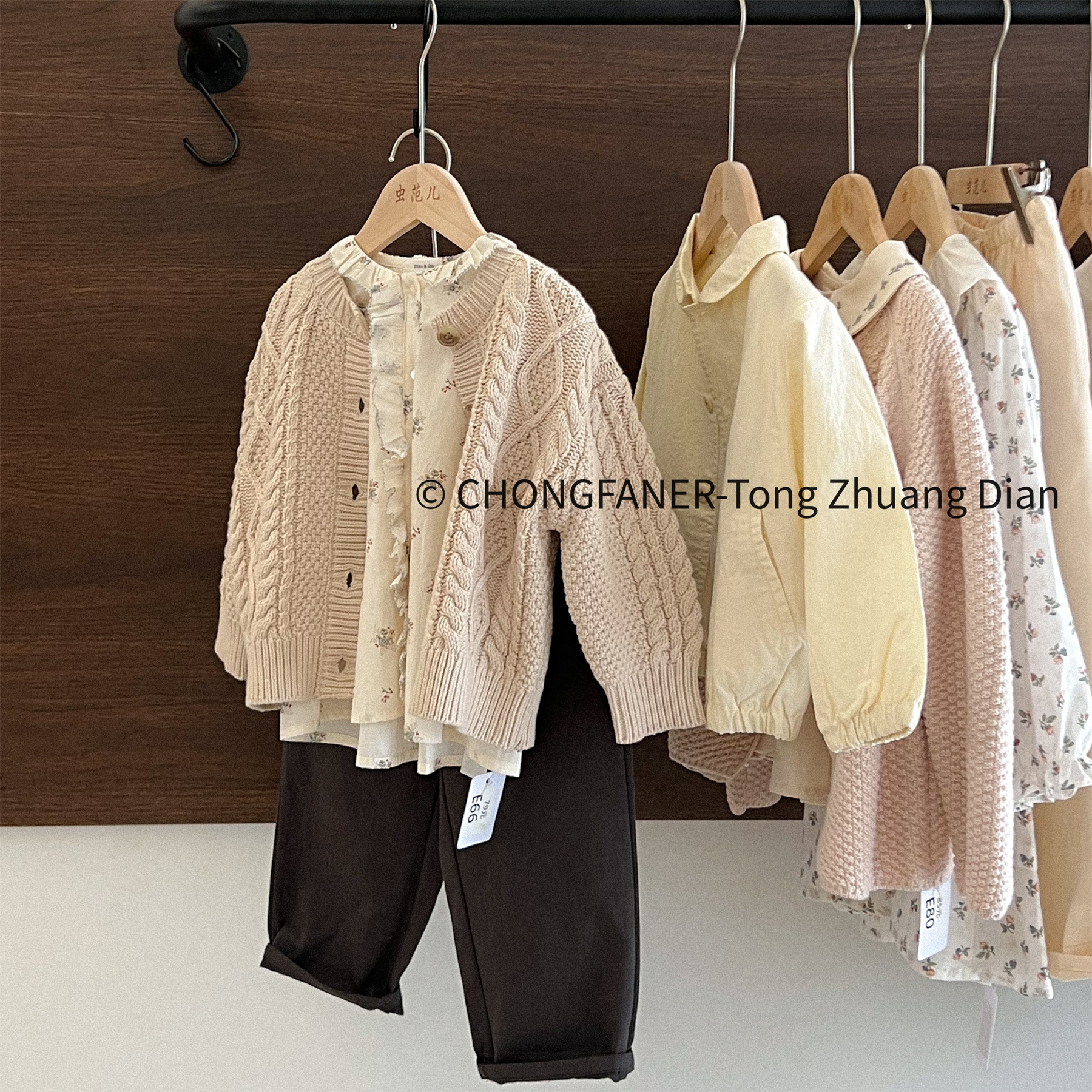 051088 春季新品童装男童女童圆领系扣麻花针织毛衣开衫 90-140码