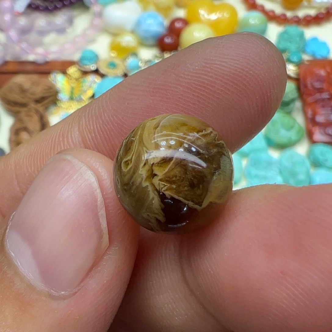 未镶嵌琥珀颈饰根珀