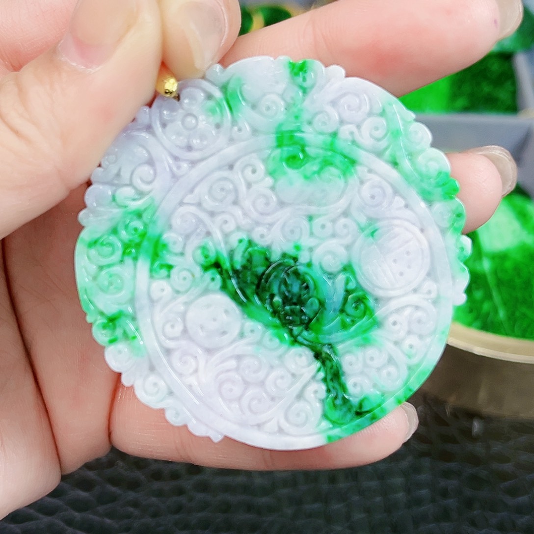 翡翠颈饰未镶嵌吊坠