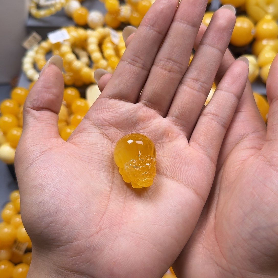 未镶嵌琥珀珠宝奇石