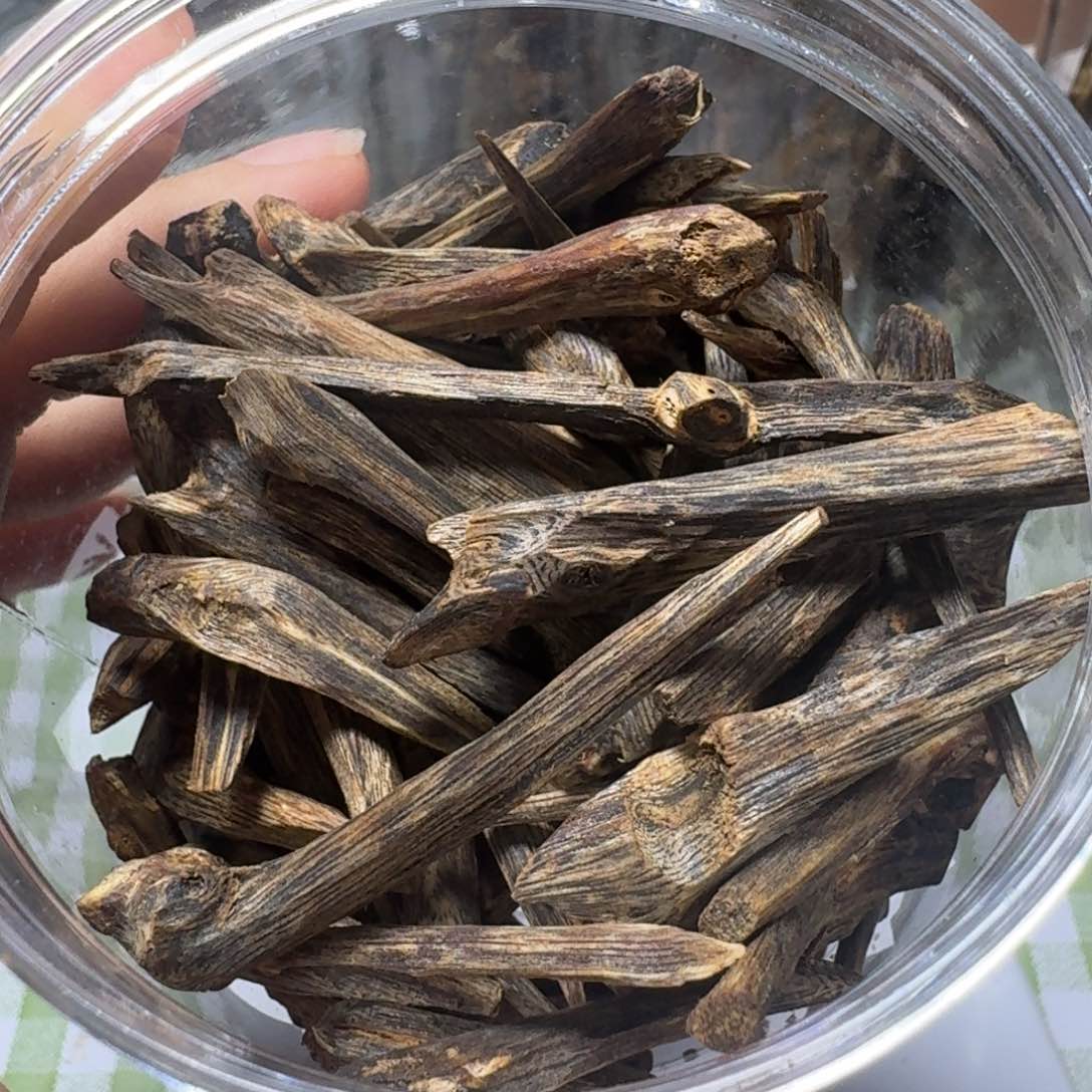 木¹****砚奇楠天然树丁100g