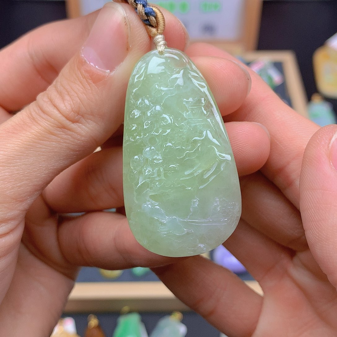 翡翠颈饰未镶嵌翡翠