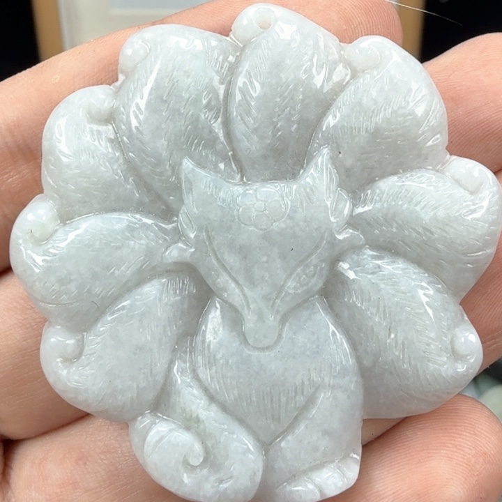 翡翠挂件未镶嵌翡翠