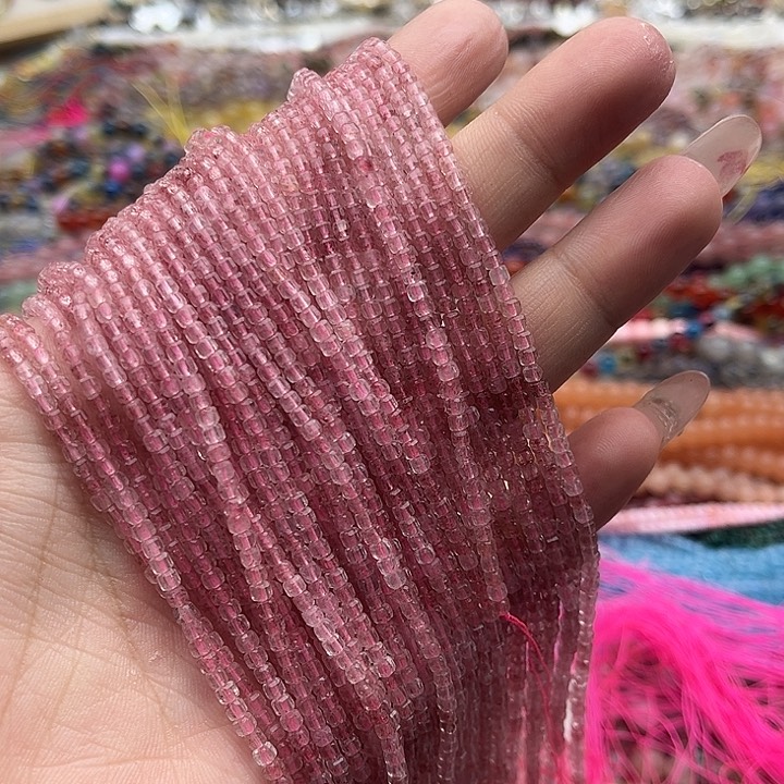 玛瑙/玉髓珠宝半成品未镶嵌一条2.5mm左右红草莓晶方糖