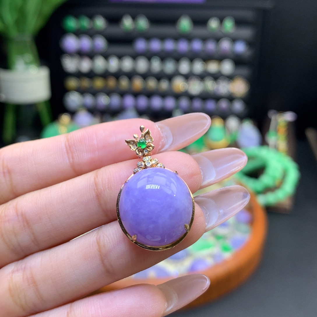 翡翠18K金镶嵌颈饰