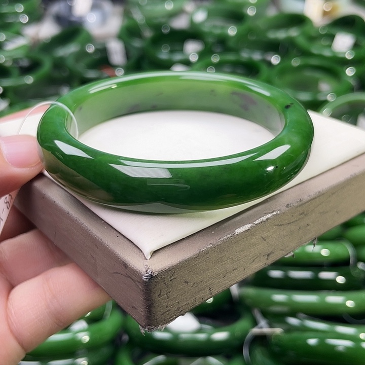 未镶嵌手镯和田玉（碧玉）