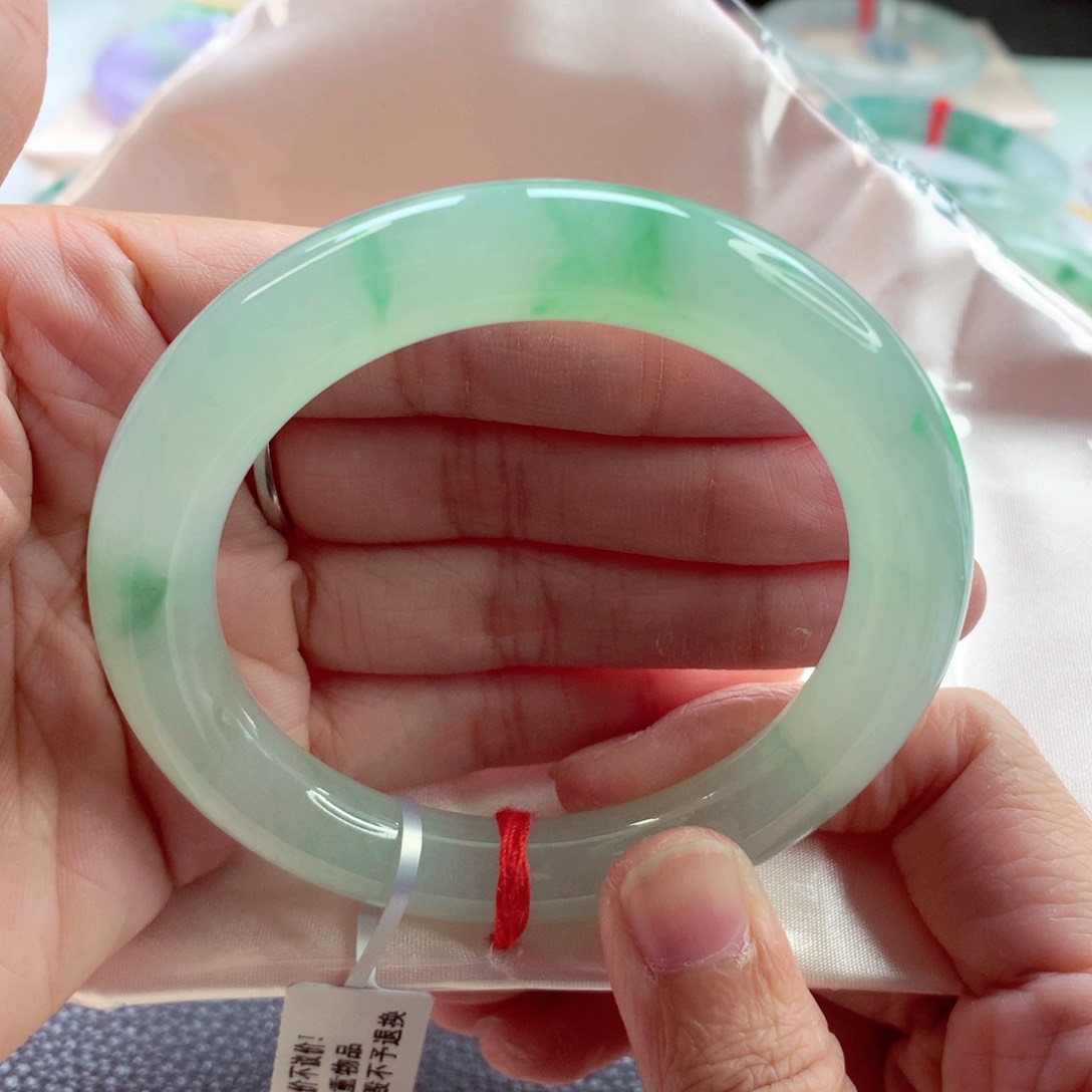 翡翠未镶嵌手镯（圆镯）浅*.分单2A