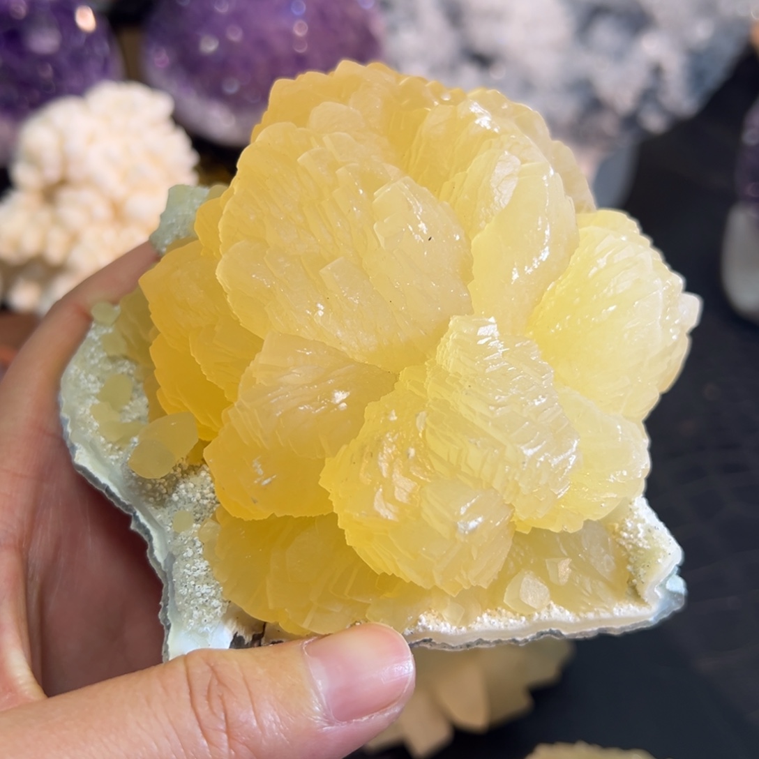 水晶未镶嵌珠宝半成品3方解石