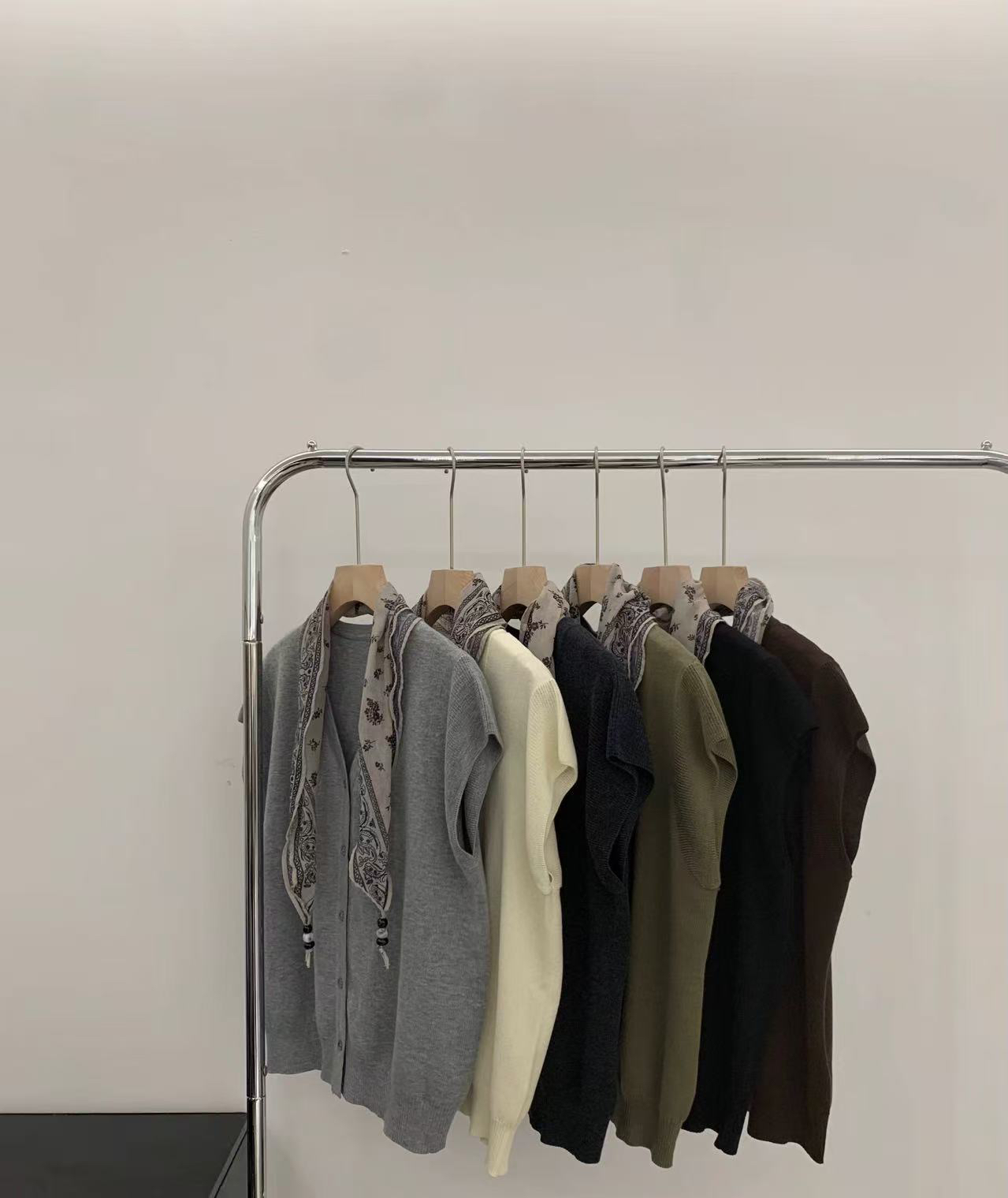 【OZZ—25260】无袖女飞飞袖开衫款针织毛针织衫设计师衬衫小香风