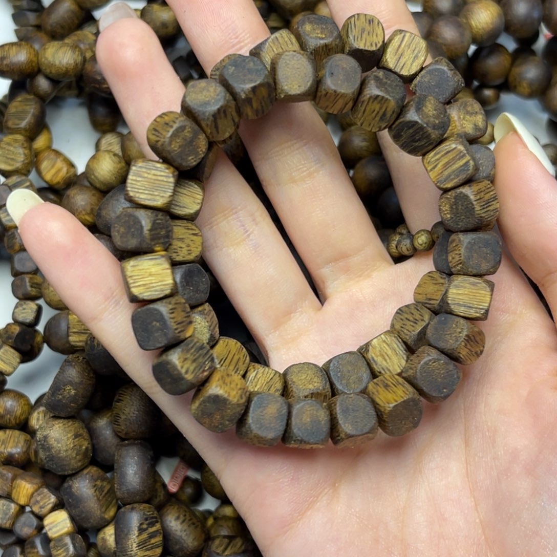 沉香碎屑+99沉大方糖