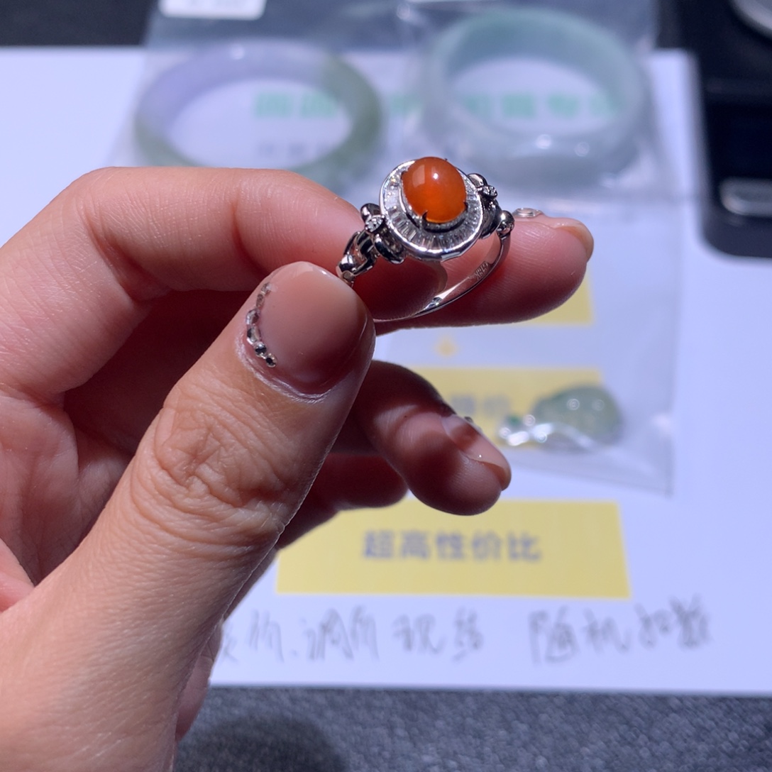 翡翠18K金镶嵌挂件