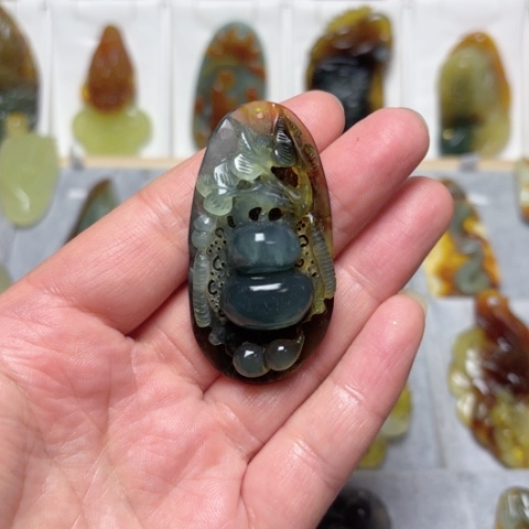 蛇纹石玉未镶嵌吊坠(不含链)