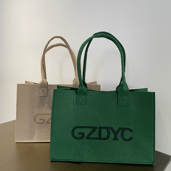 鸽子的衣橱 GZDYC精美手提包（颜色随机发）