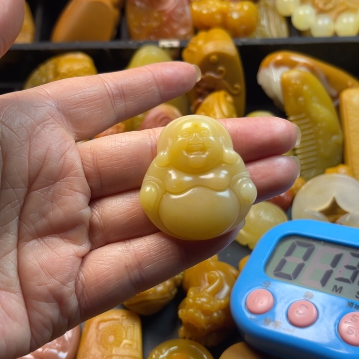 姜***叔石英质玉未镶嵌颈饰