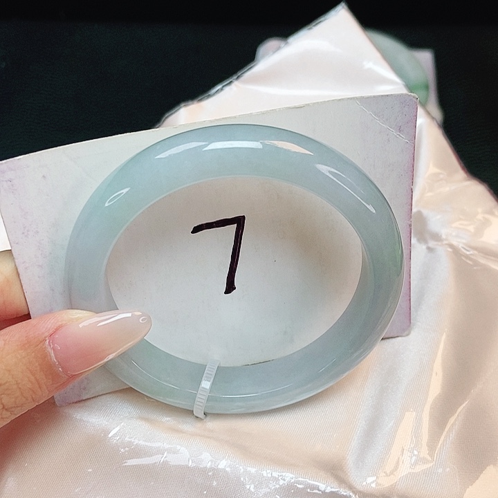 翡翠手镯未镶嵌正圈56.5