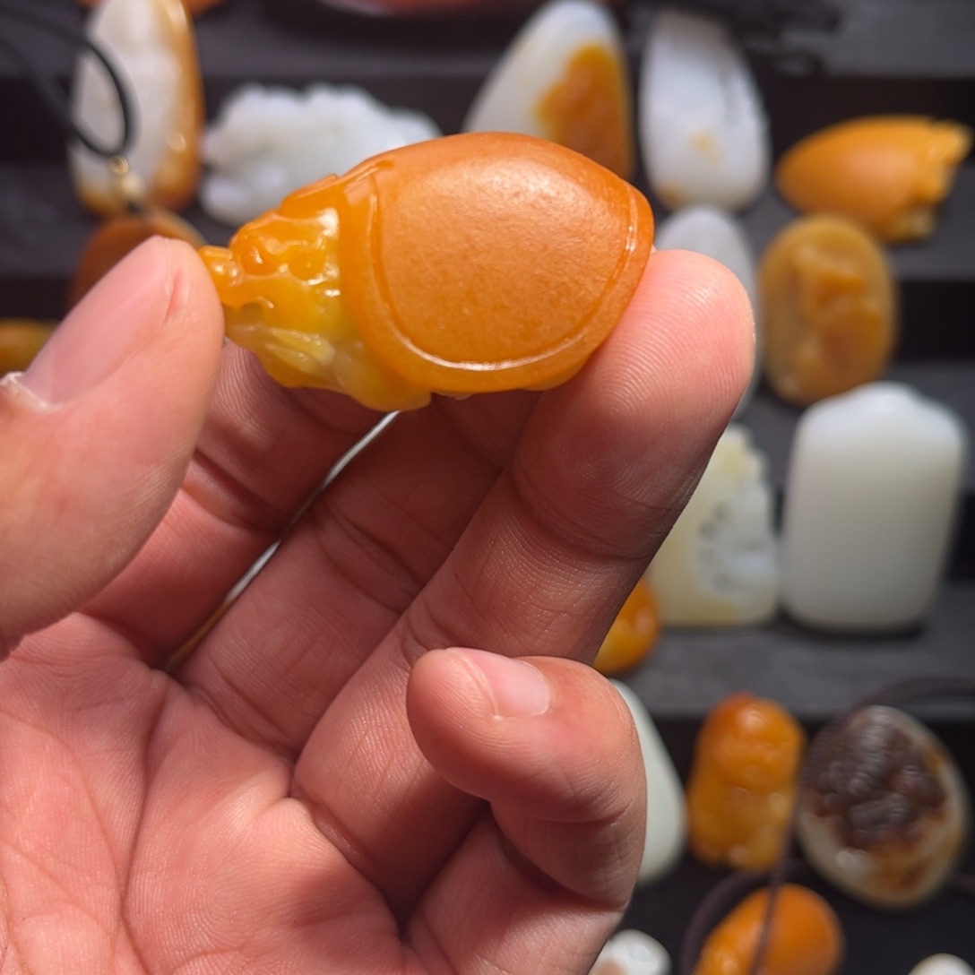 和田玉颈饰未镶嵌知****6