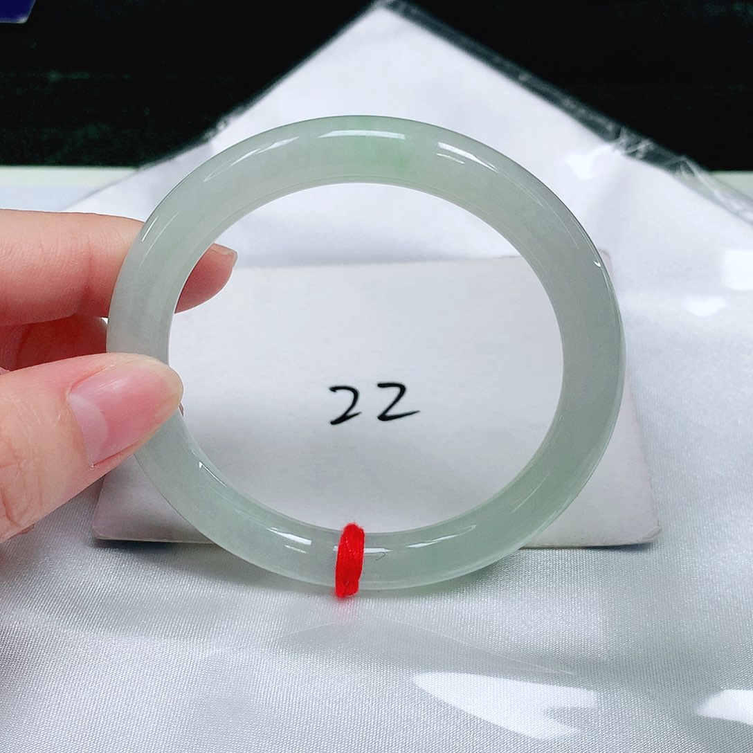 翡翠手镯（圆镯）未镶嵌