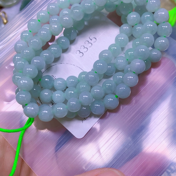 翡翠吊坠(赠链)未镶嵌翡翠