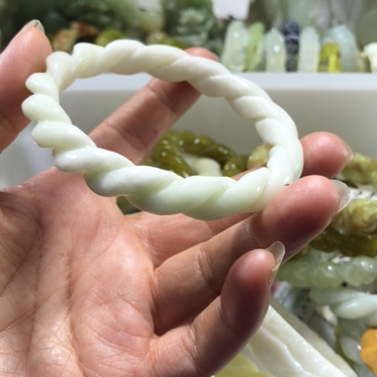 岫玉未镶嵌手镯59.60