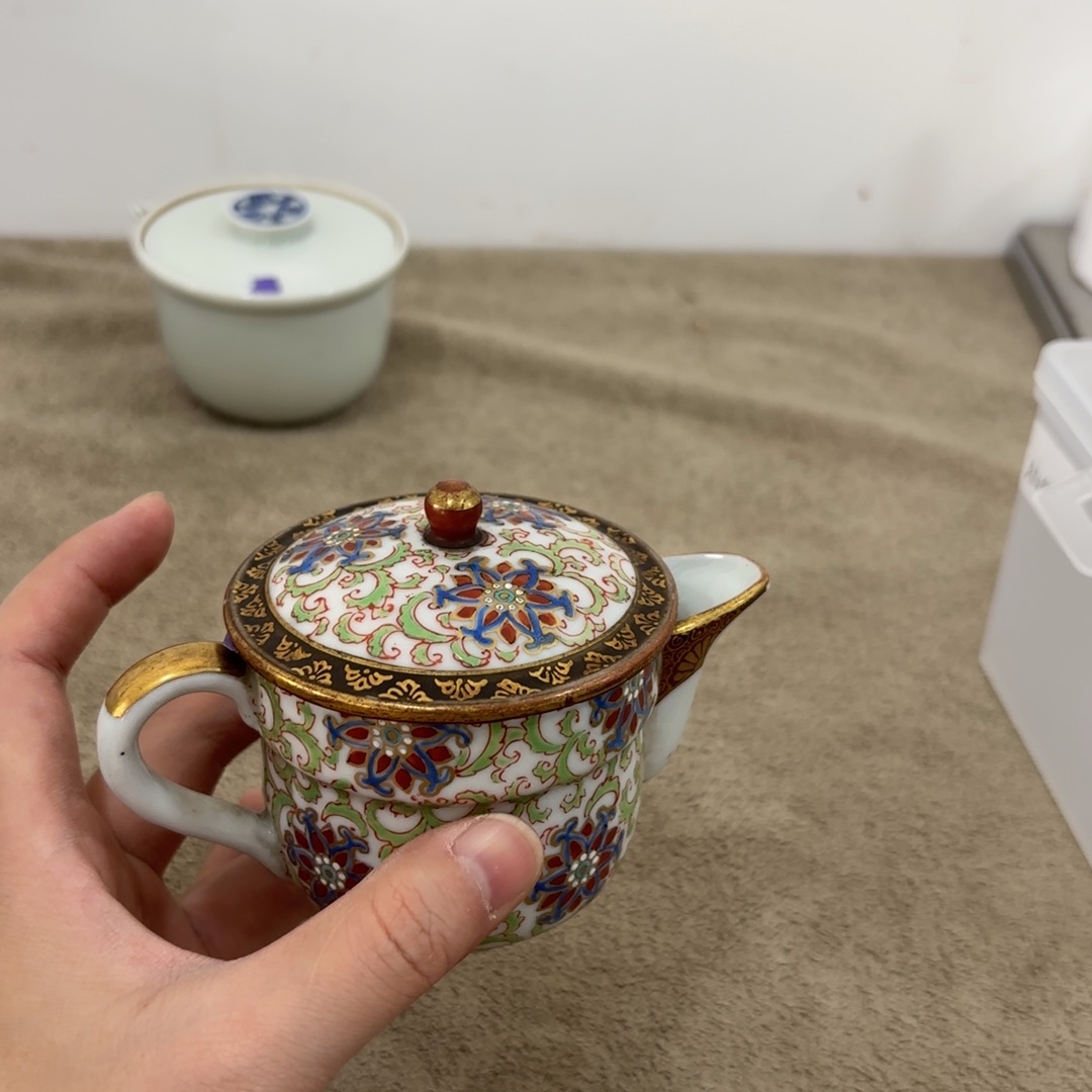 瓷片非常好看漂亮的物品 