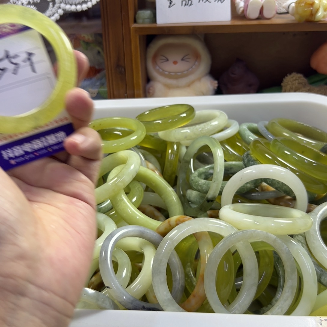 蛇纹石玉未镶嵌手镯329