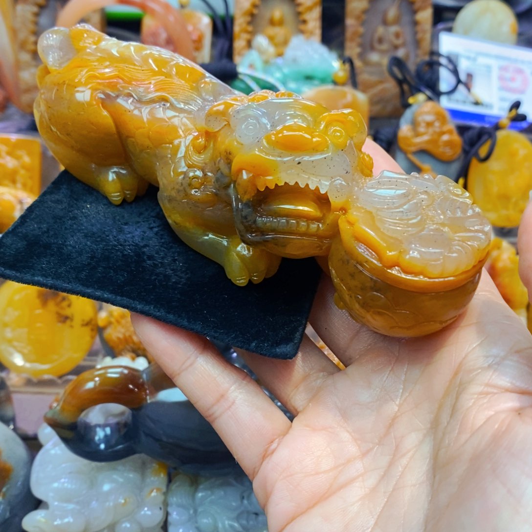 未镶嵌石英质玉（黄龙玉）吊坠(不含链)