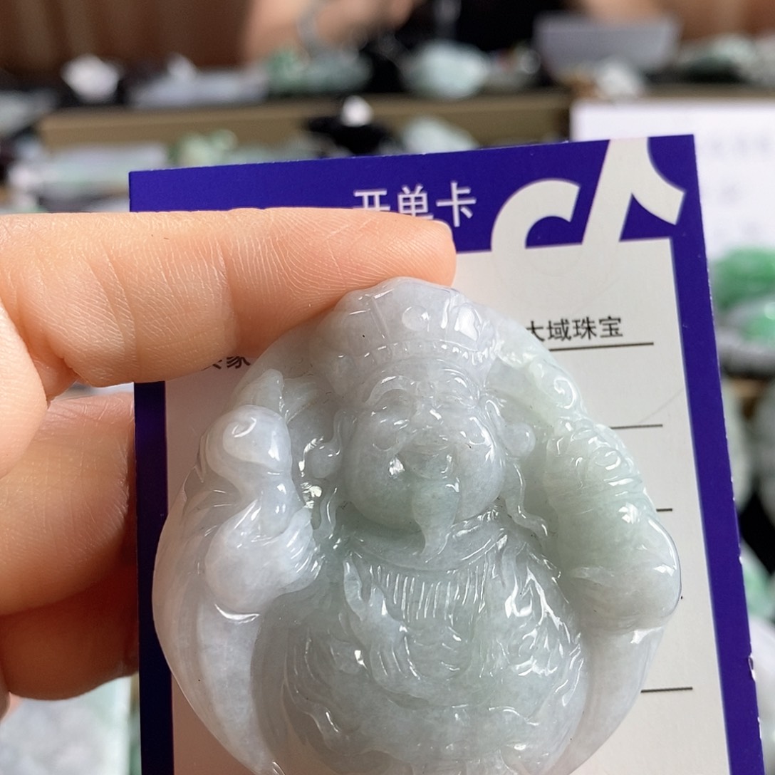翡翠未镶嵌颈饰吊坠