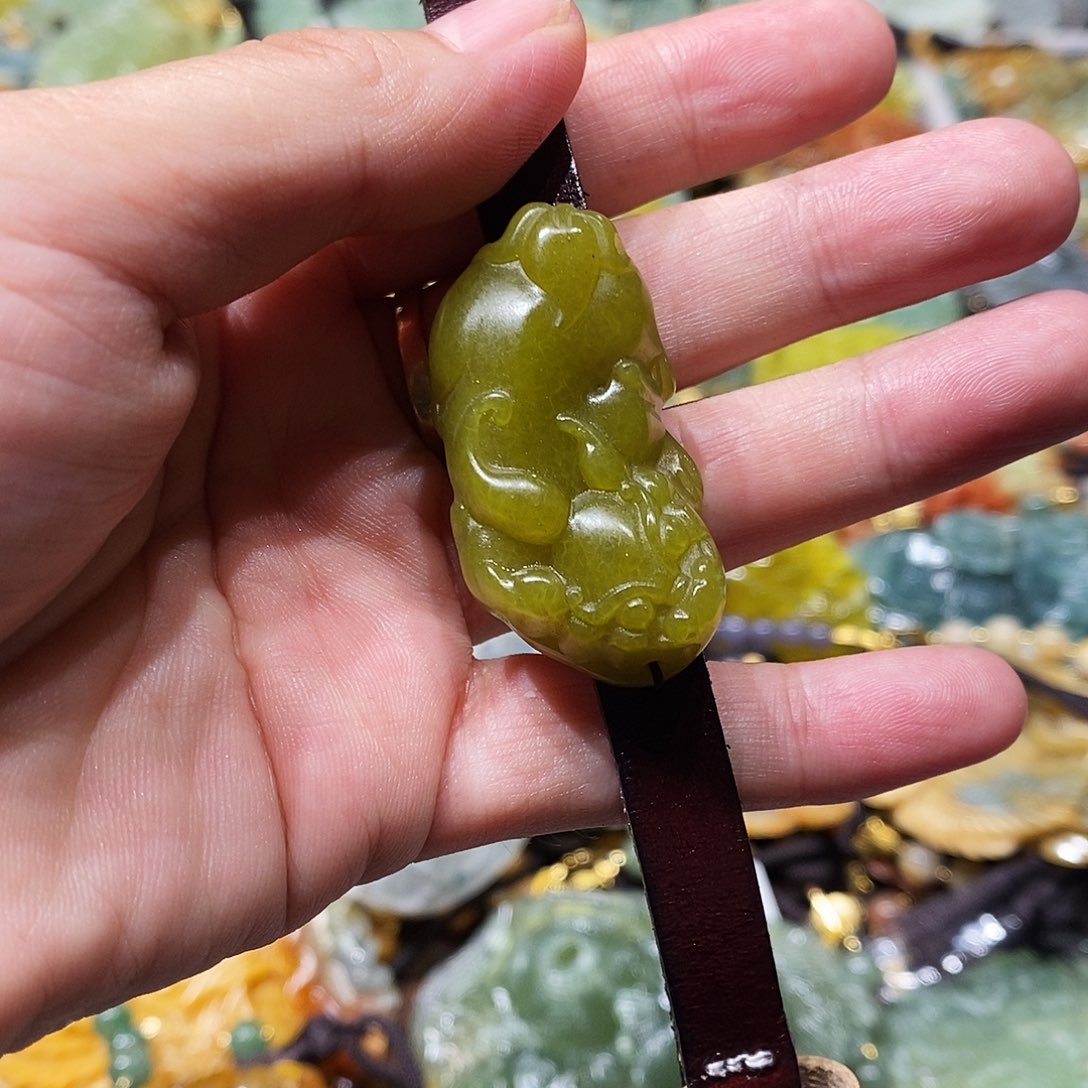未镶嵌岫玉毛衣链