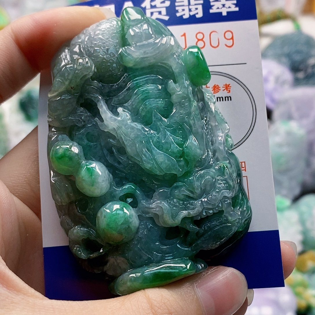 吊坠(不含链)未镶嵌翡翠