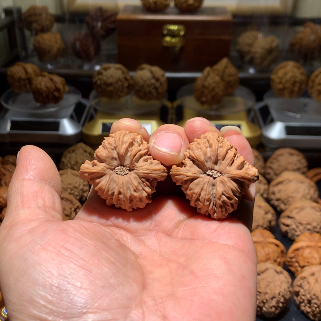 文玩核桃395凹底南疆