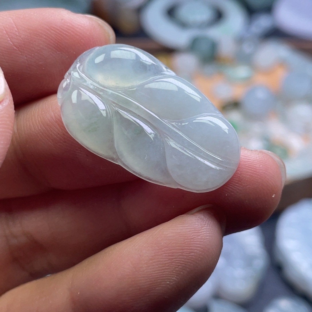 颈饰未镶嵌翡翠翡翠（翡翠有纹）