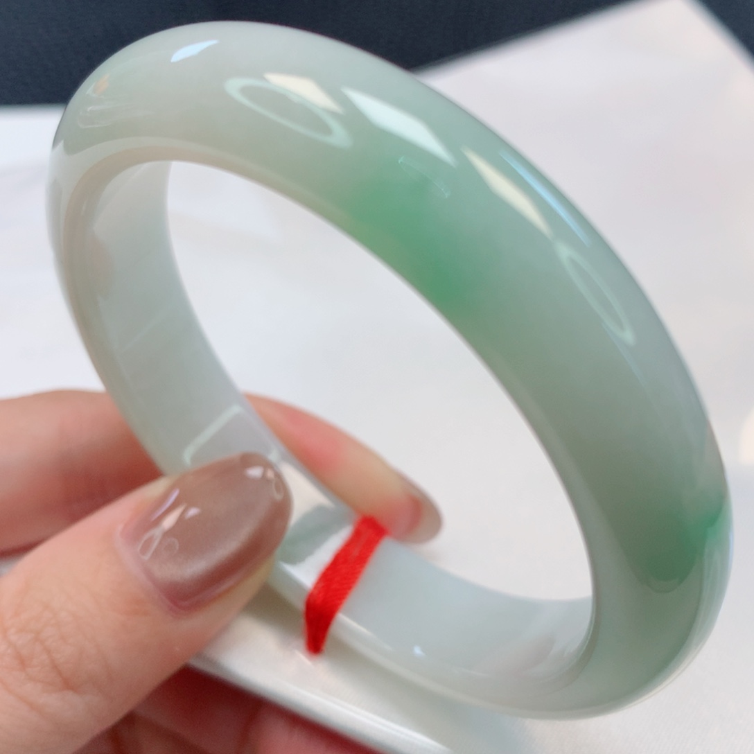 【闪购商品】翡翠手镯未镶嵌53+圈