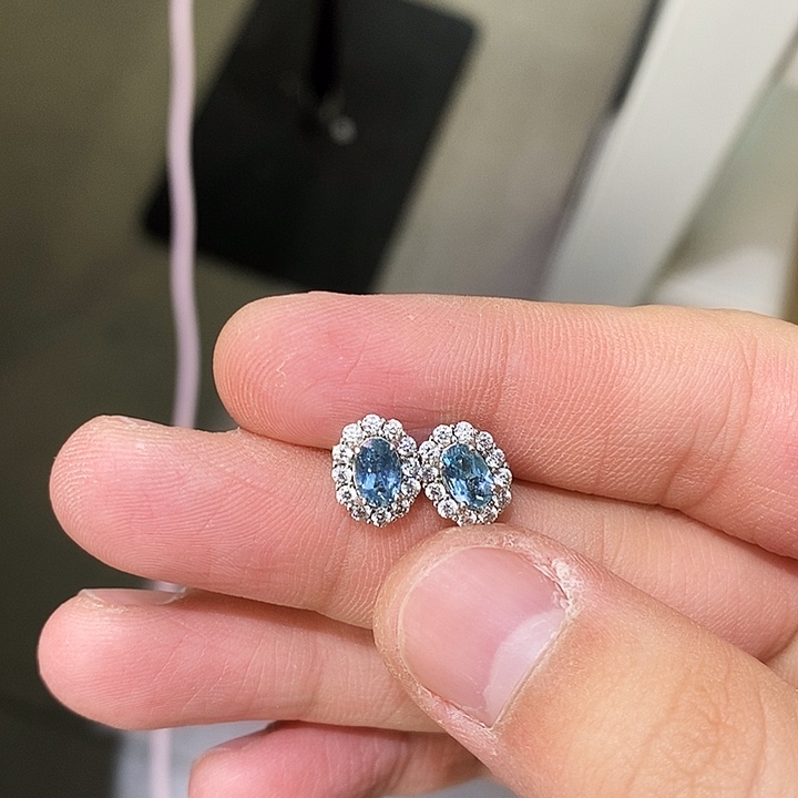 海蓝宝石耳钉银S925镶嵌