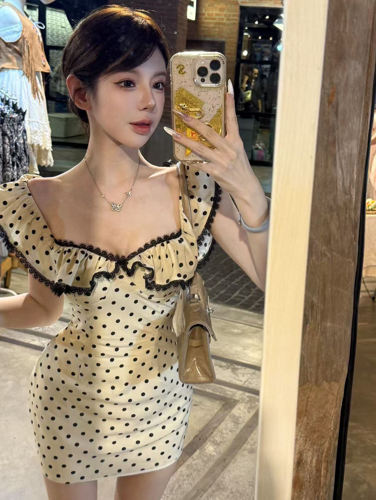 粉红PINK丨“心动邂逅”设计感撞色拼接波点连衣裙LWJ25A1Q674    