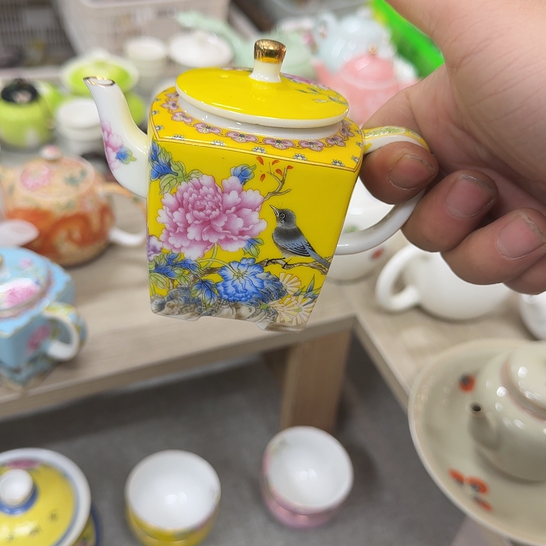 陶杯子黄四方壶一个喜鹊