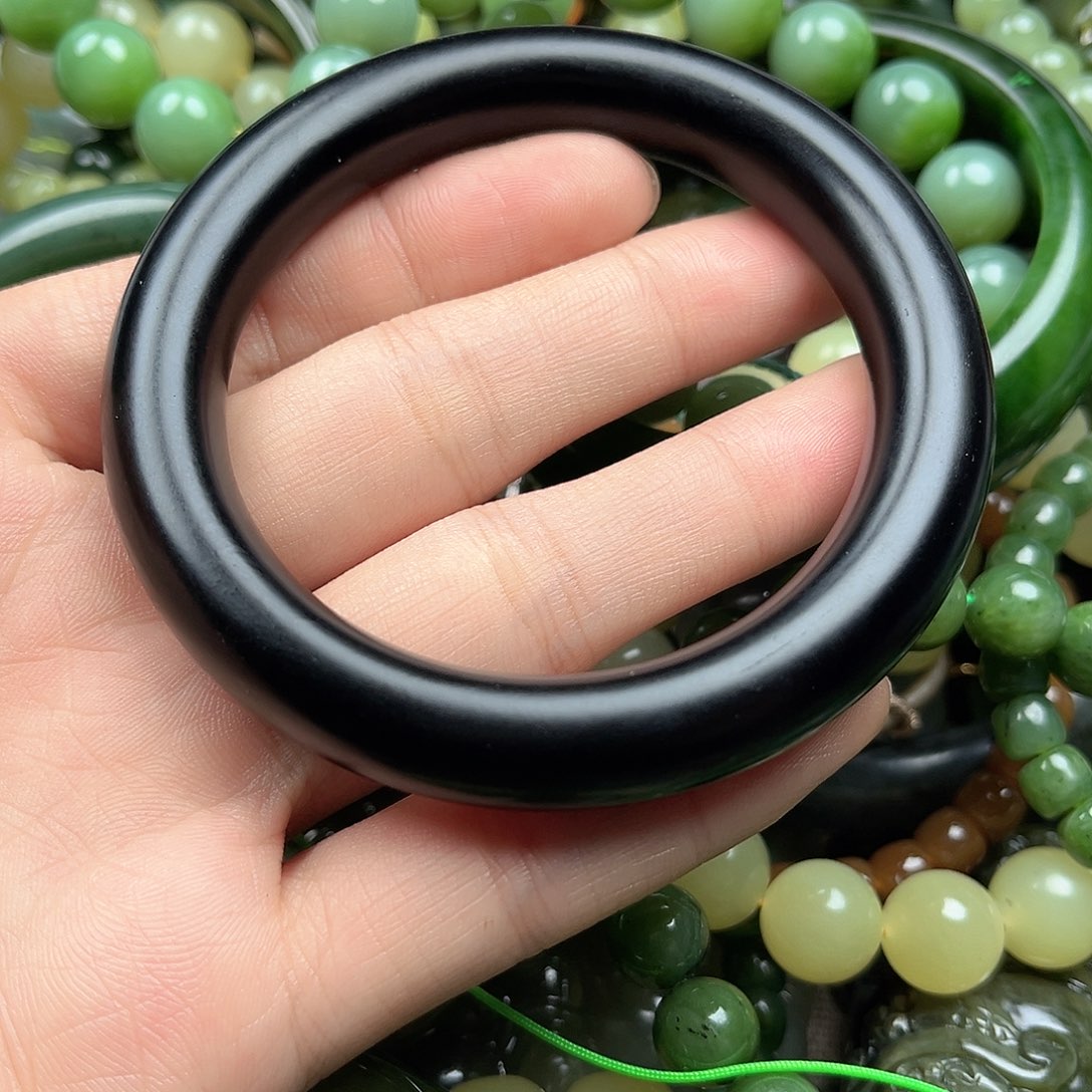 和田玉（墨玉）未镶嵌手镯53